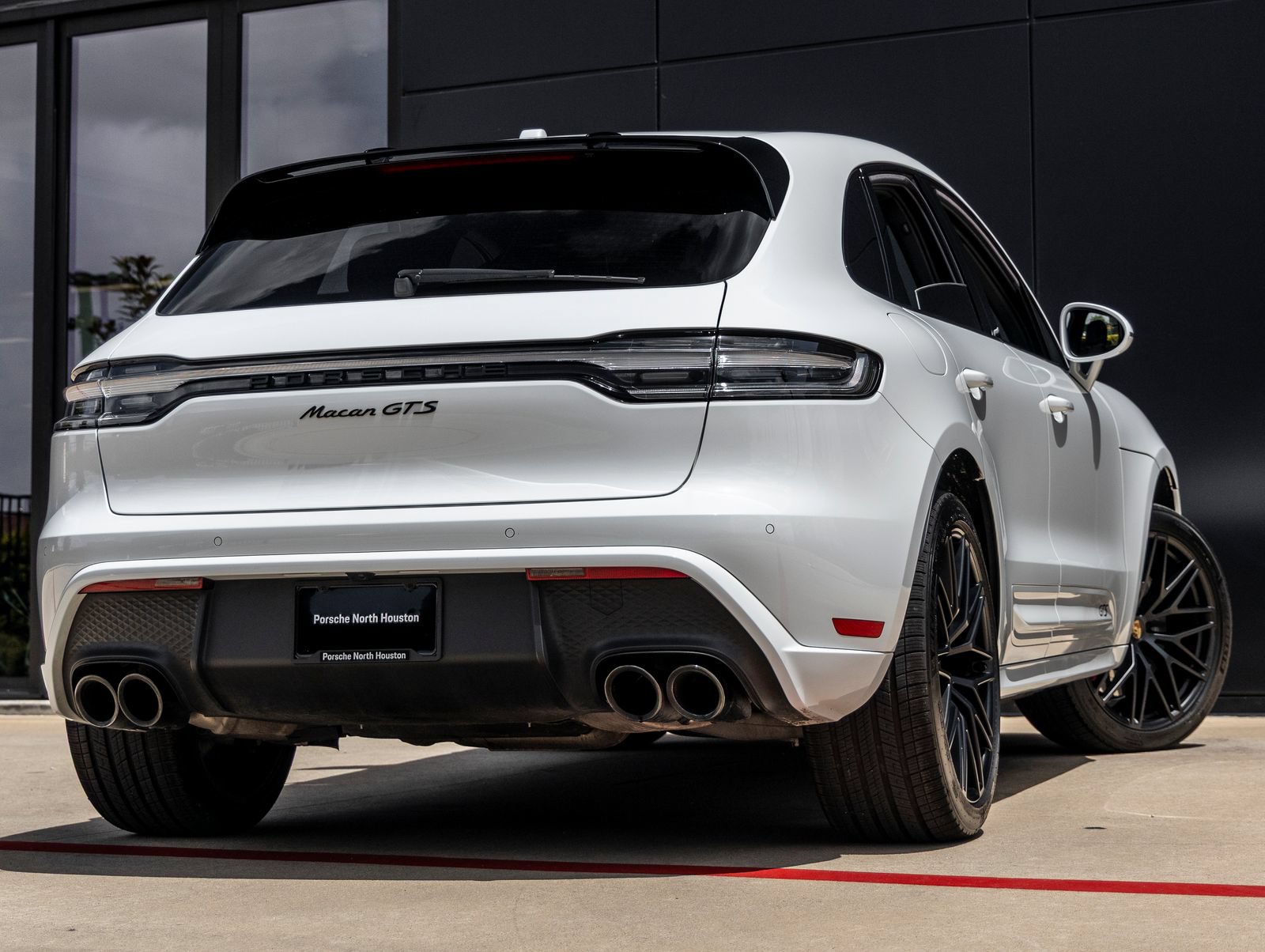 Certified 2024 Porsche Macan GTS AWD/4WD image 11