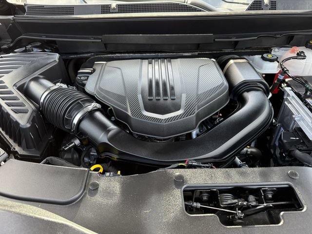 Used 2024 Chevrolet Traverse LS FWD image 27