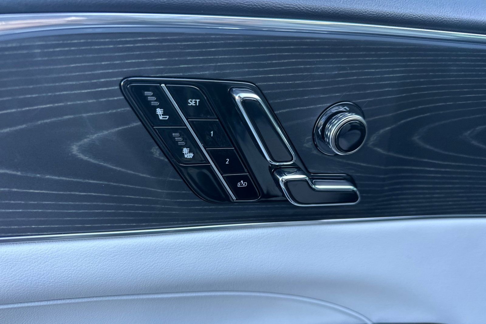 Certified 2024 Cadillac Lyriq Luxury image 13