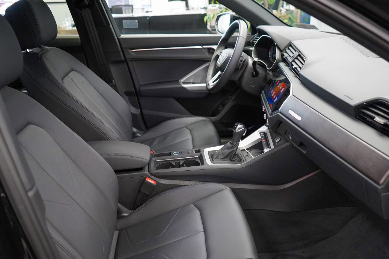 Used 2024 Audi Q3 2.0T Premium Plus w/ Premium Plus Package image 63