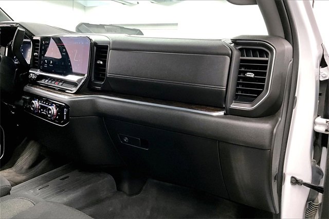 Used 2024 GMC Sierra 3500 SLE w/ SLE Value Package image 16