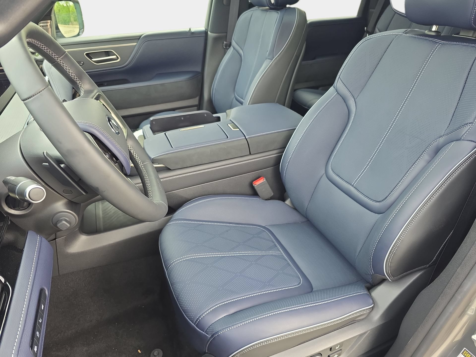 New 2026 INFINITI QX80 4WD w/ Sport Exterior Package image 15