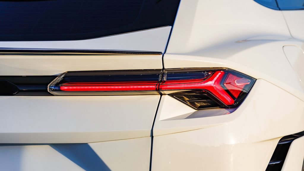 Used 2023 Lamborghini Urus Performante image 10