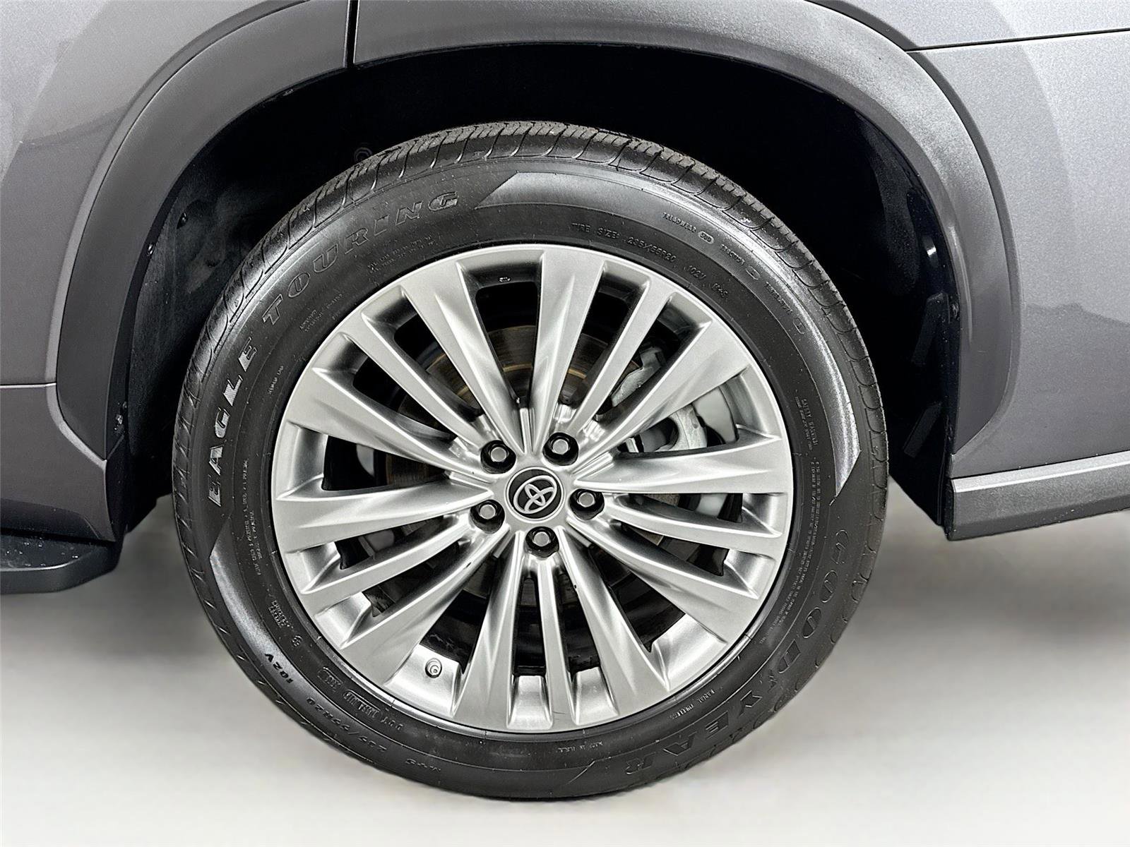 Used 2022 Toyota Highlander Platinum FWD image 49