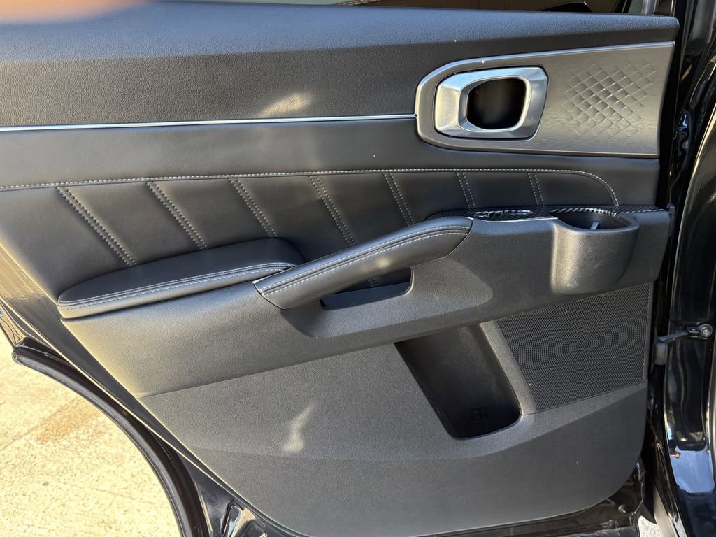 Used 2023 Kia Sorento SX image 25