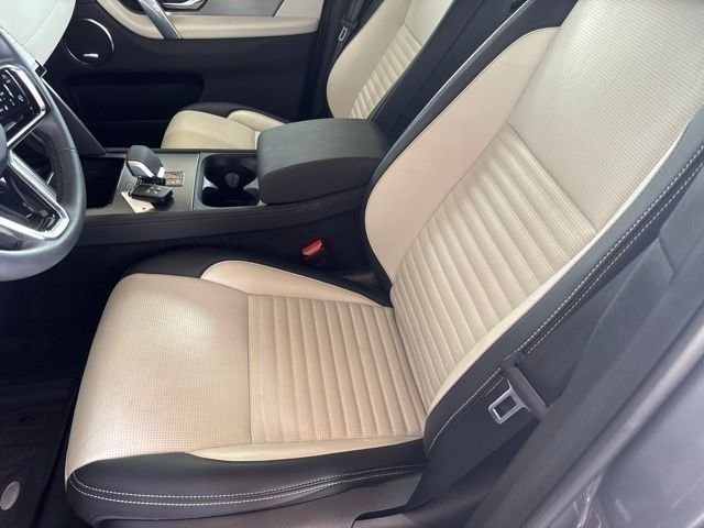 Used 2025 Land Rover Discovery Sport Dynamic SE AWD/4WD image 9