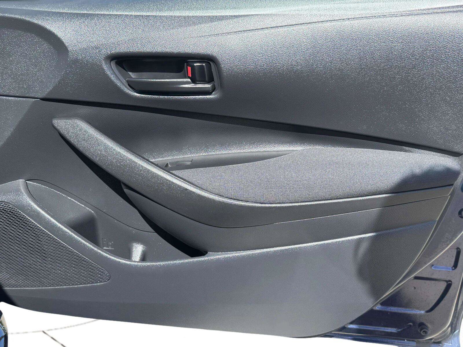 Used 2025 Toyota Corolla LE FWD image 52