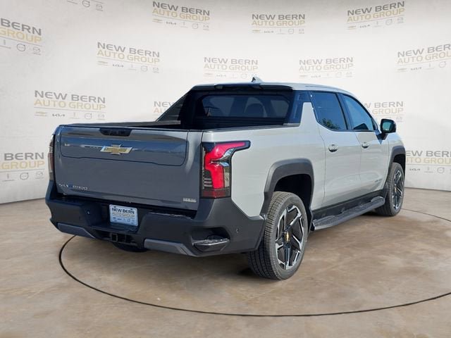 New 2026 Chevrolet Silverado EV LT w/ Premium Package AWD/4WD image 5