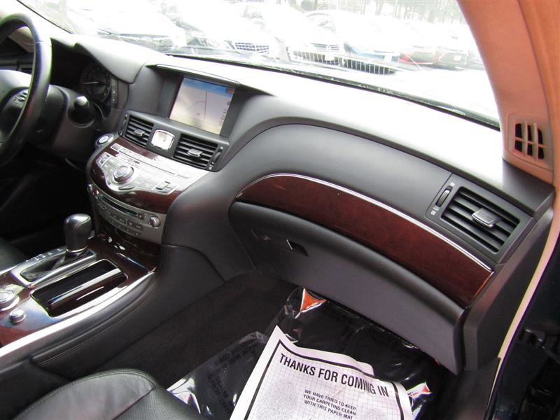 Used 2016 INFINITI Q70 L 3.7 image 39