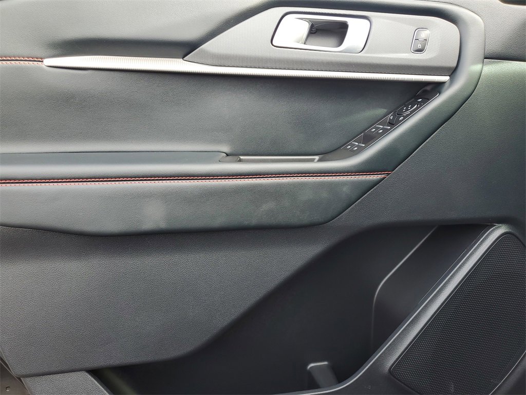 Used 2025 Ford Explorer ST-Line image 25