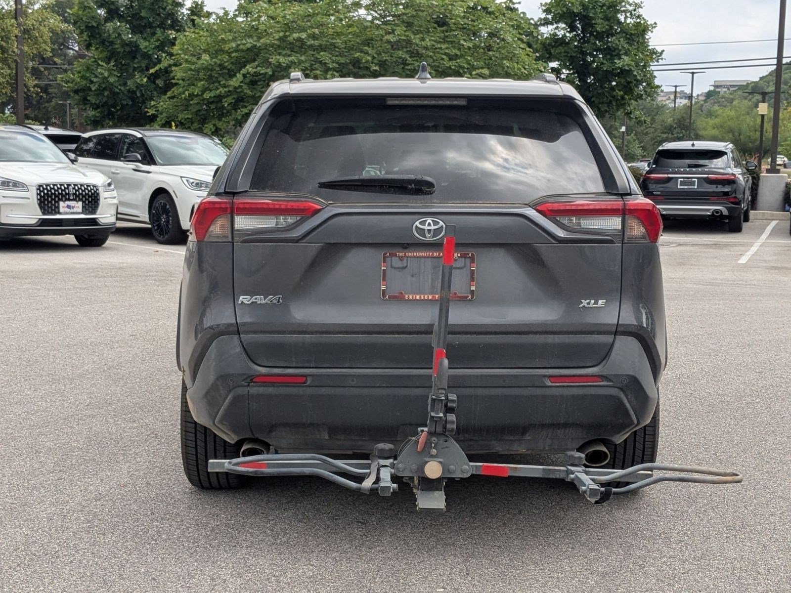 Used 2023 Toyota RAV4 XLE Premium FWD image 4