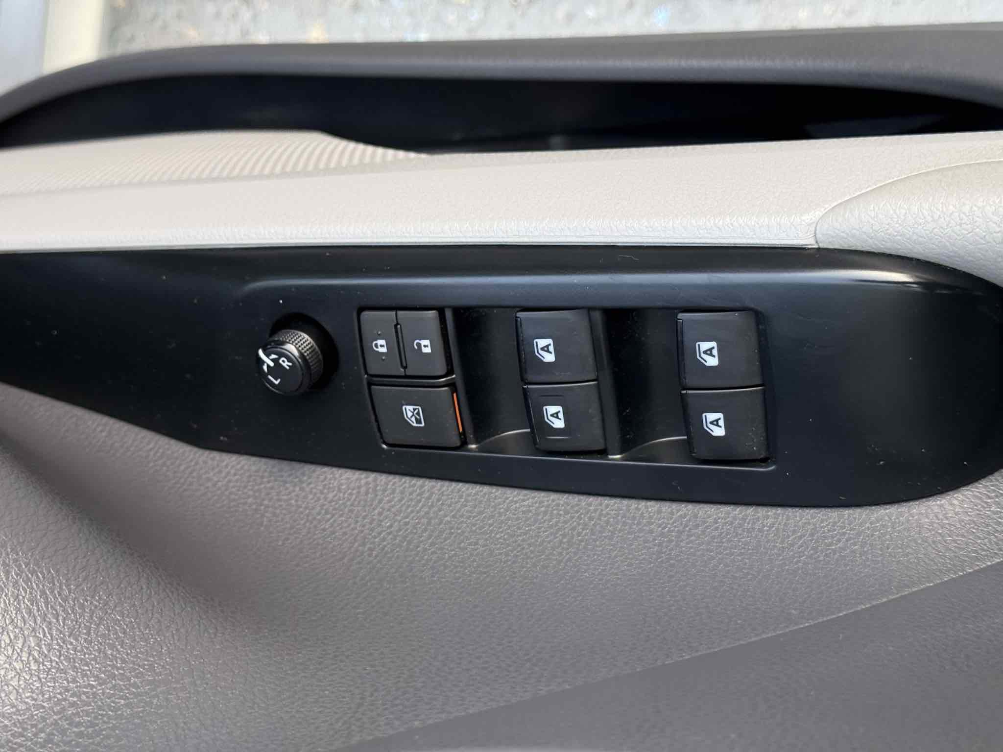 Used 2019 Toyota Camry LE image 79