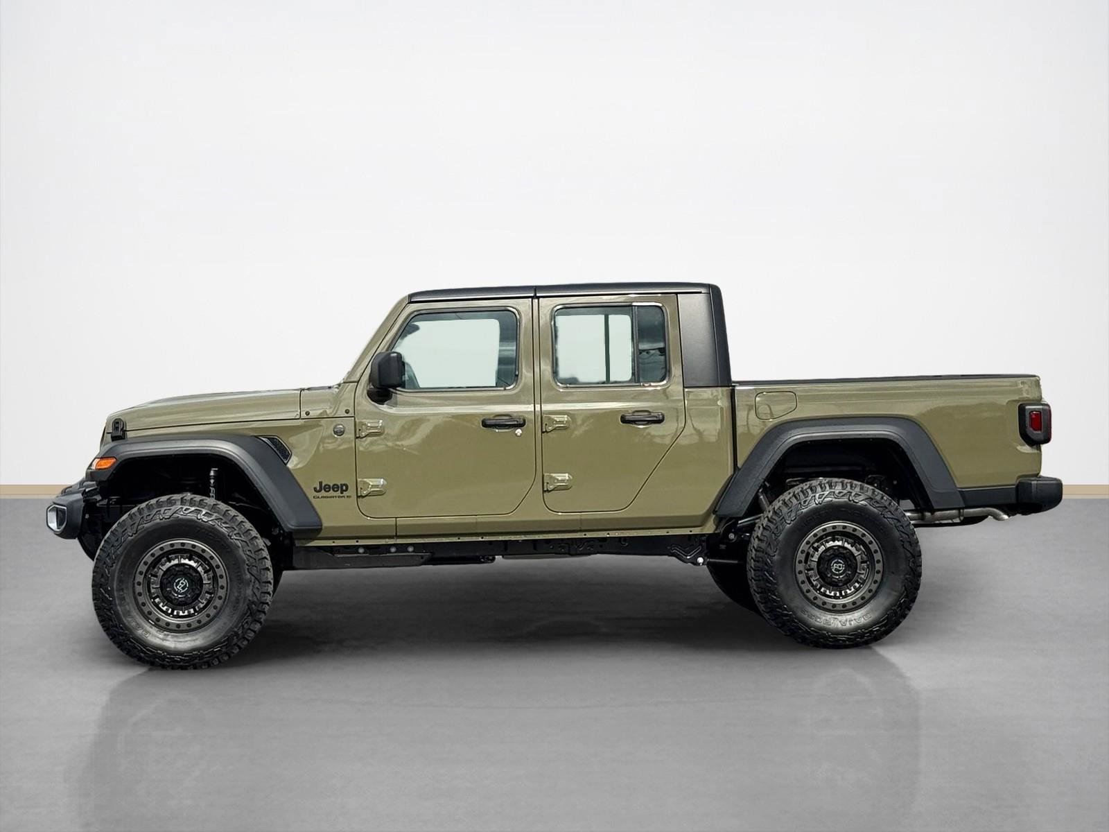 New 2026 Jeep Gladiator Sport image 4