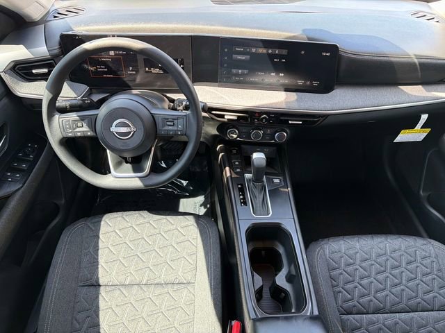 Used 2025 Nissan Kicks SV AWD/4WD image 16