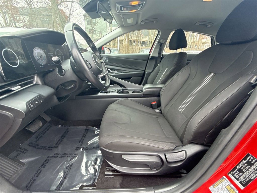 Used 2023 Hyundai Elantra SEL w/ Convenience Package image 13