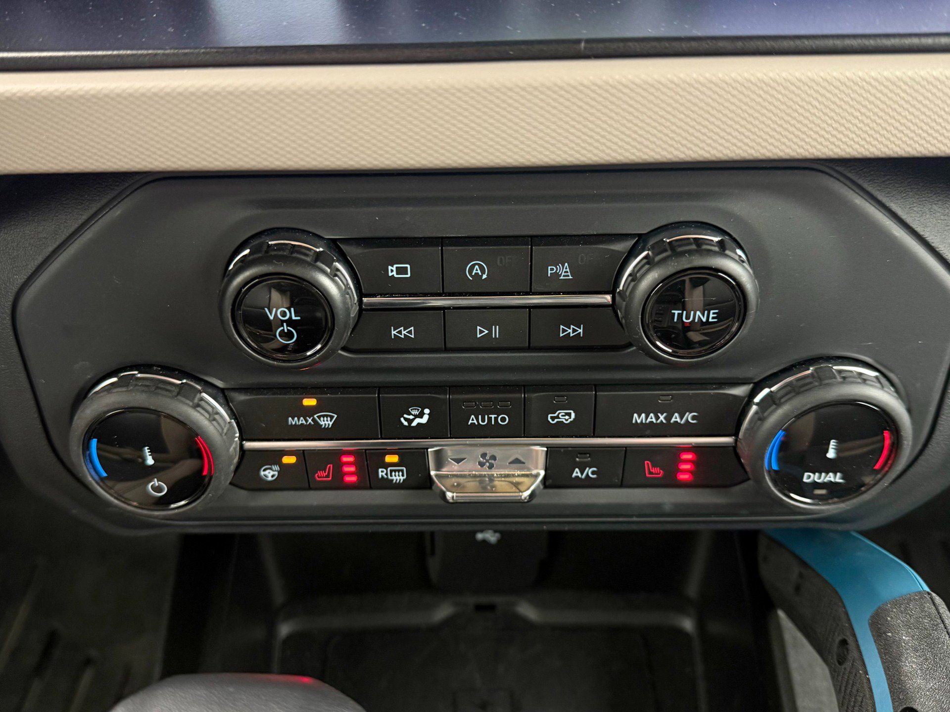 Used 2022 Ford Bronco Wildtrak AWD/4WD image 34