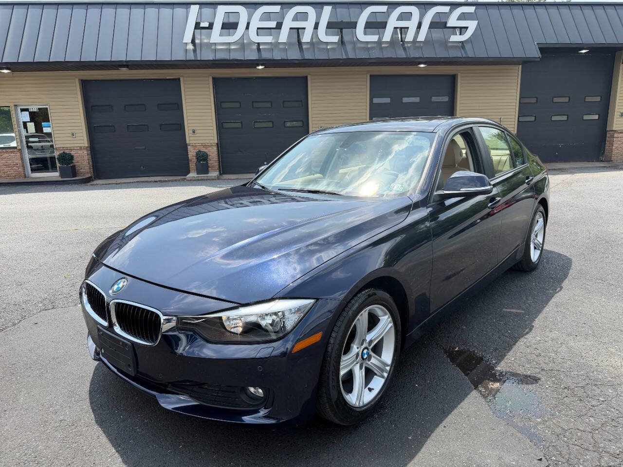 Used 2014 BMW 328d xDrive Sedan w/ Driver Assistance Package AWD/4WD image 1