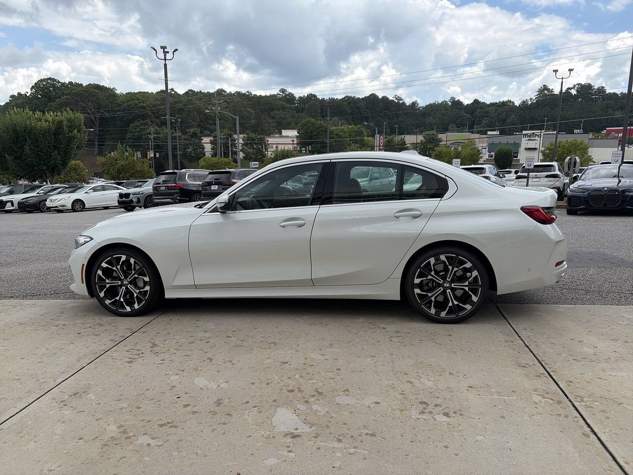Used 2025 BMW 330i Sedan RWD image 5