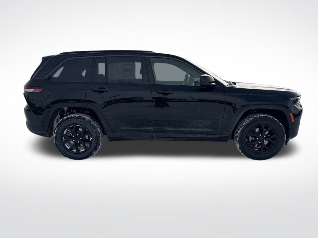 New 2026 Jeep Grand Cherokee Altitude image 2