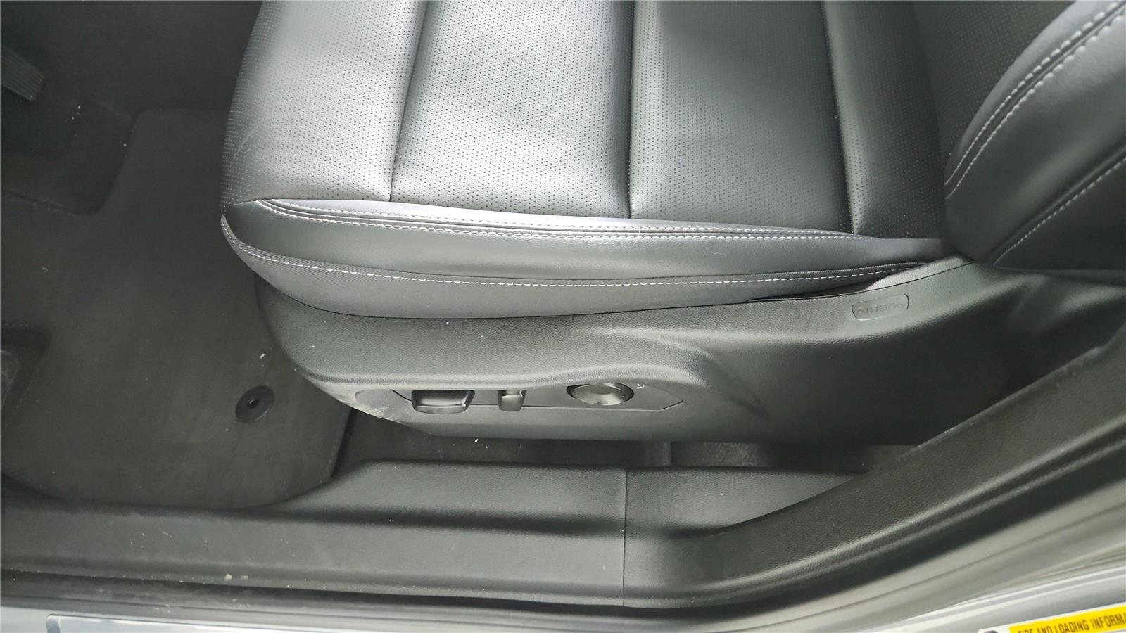 Used 2025 Buick Envision Preferred image 11