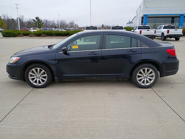 Used 2011 Chrysler 200 Touring image 4
