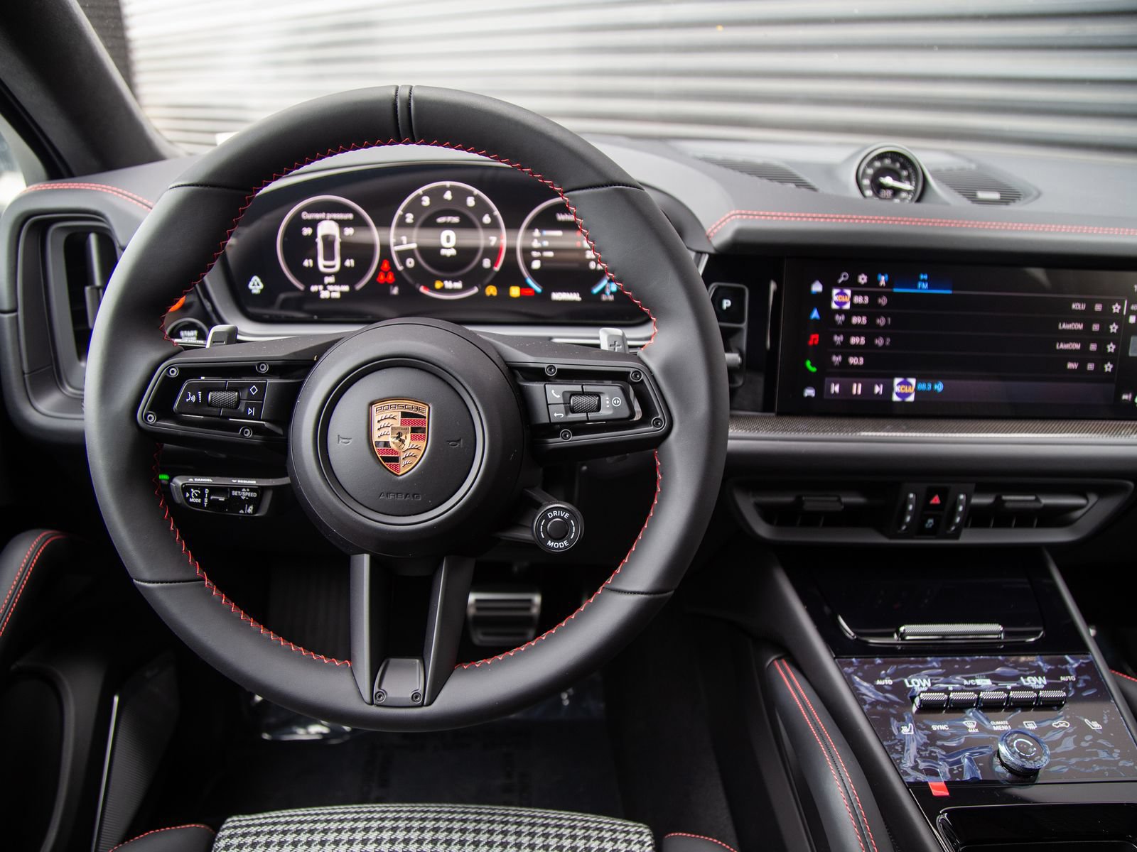 New 2026 Porsche Cayenne GTS AWD/4WD image 16