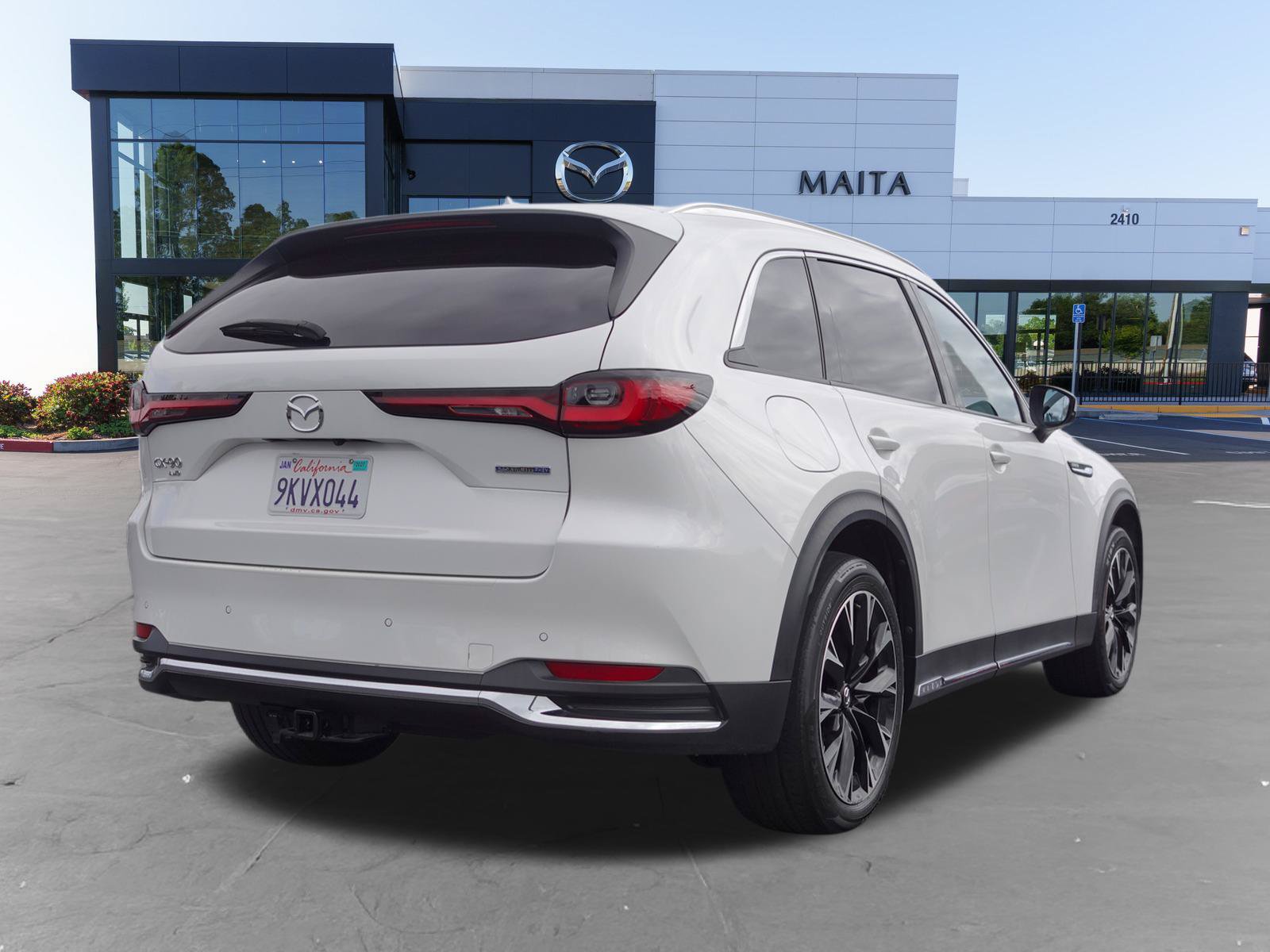 Certified 2024 MAZDA CX-90 Plug-In Hybrid w/ Premium Plus AWD/4WD image 4