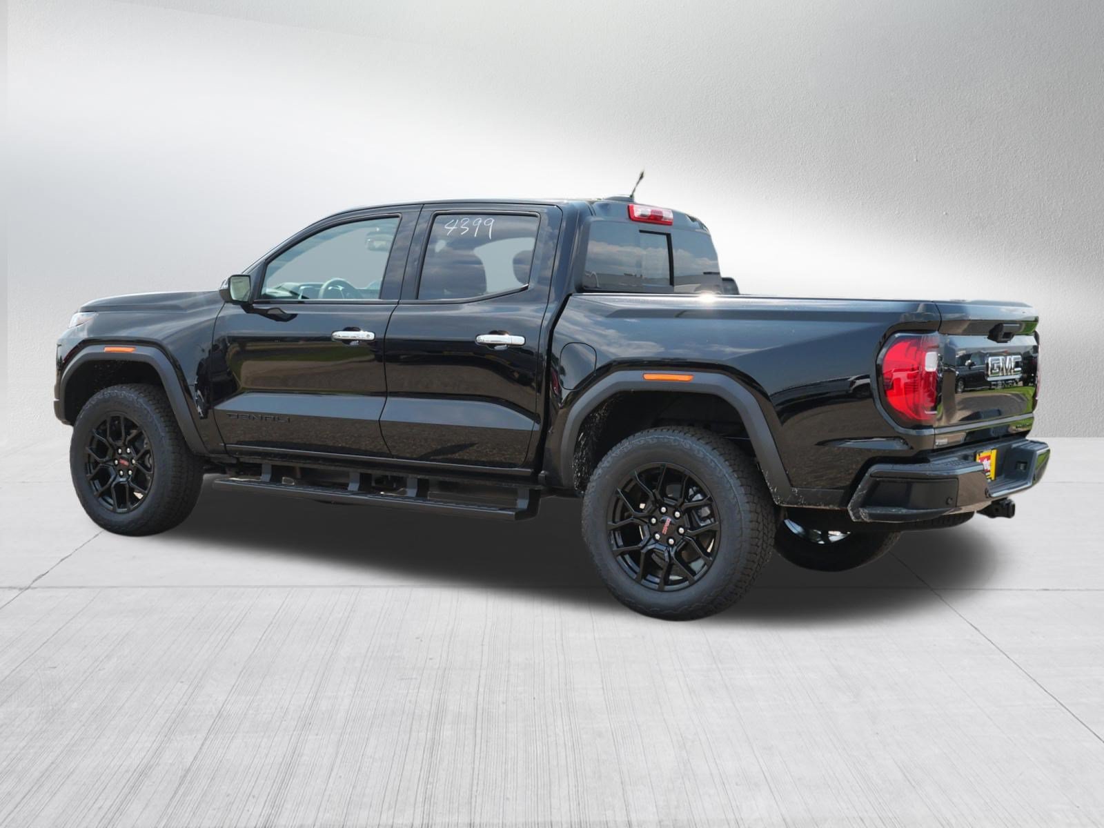 New 2026 GMC Canyon Denali w/ LPO, Denali Black Edition AWD/4WD image 2