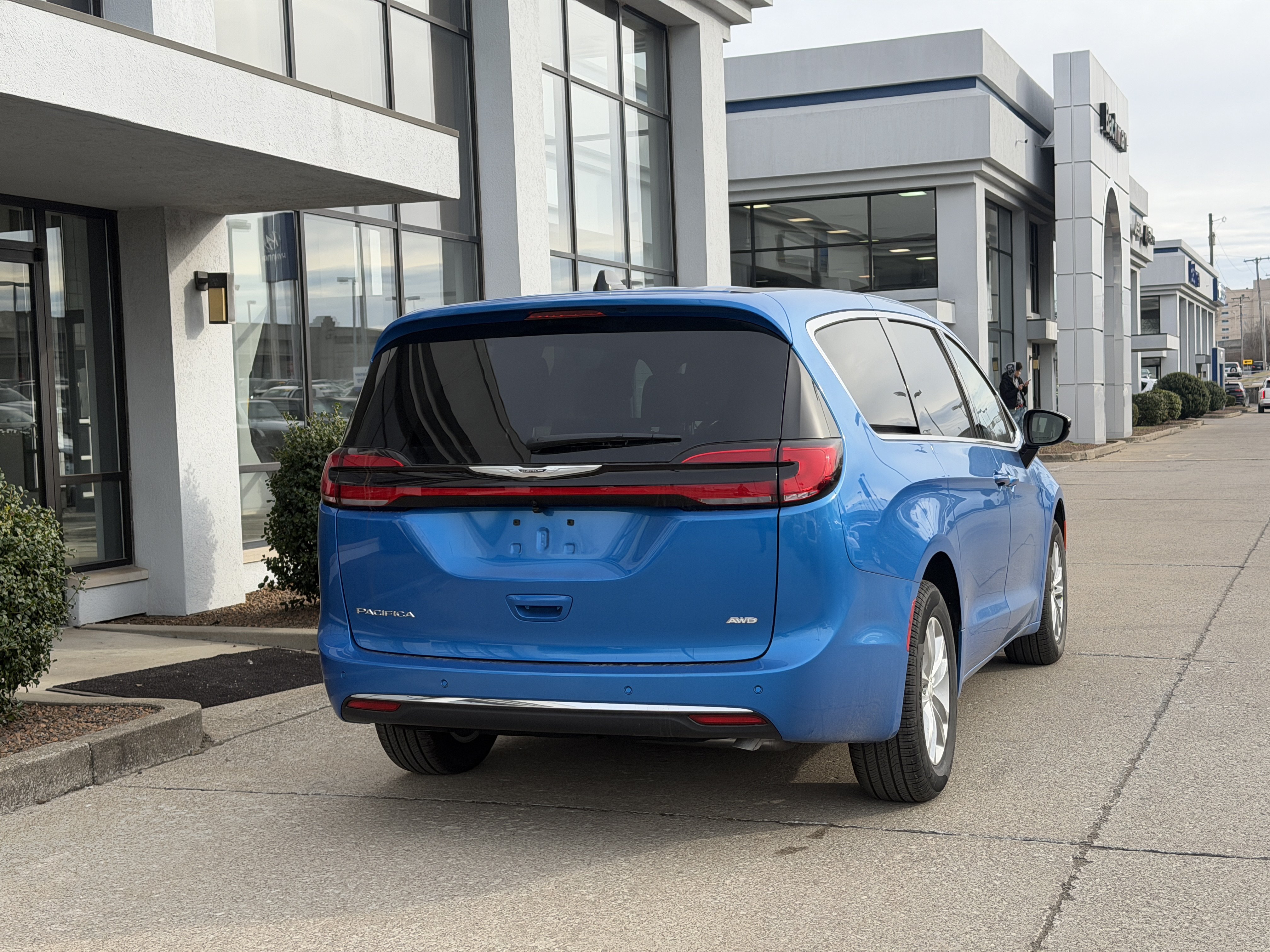 New 2026 Chrysler Pacifica Select AWD/4WD image 5