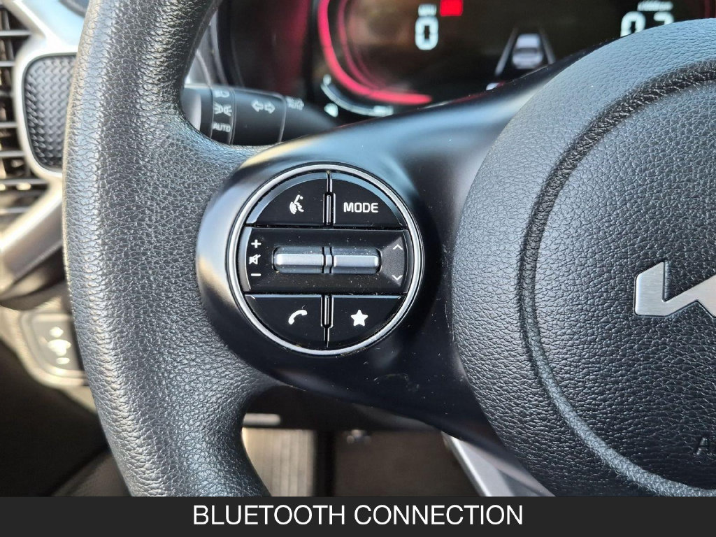 Used 2024 Kia Soul LX w/ LX Technology Package FWD image 17