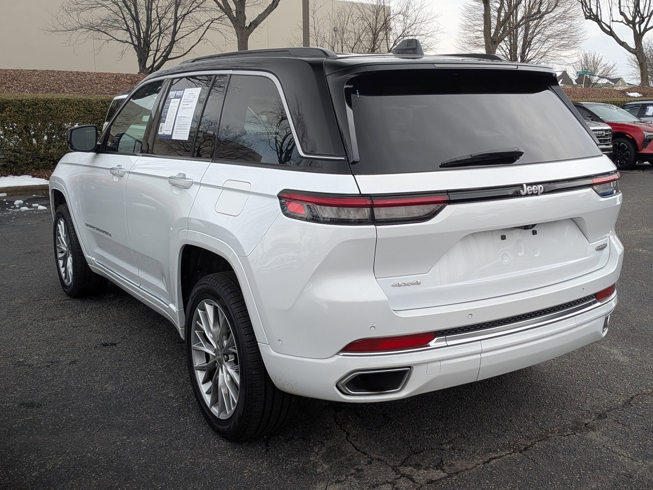 Used 2024 Jeep Grand Cherokee Summit image 7