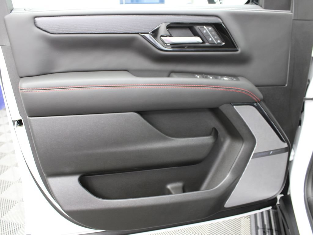 Used 2026 GMC Yukon AT4 Ultimate w/ LPO, Floor Liner Package AWD/4WD image 77