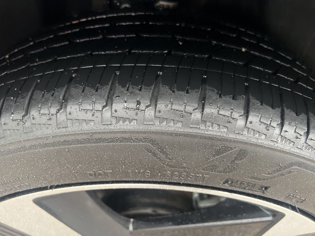 Certified 2025 Nissan Kicks SR AWD/4WD image 40