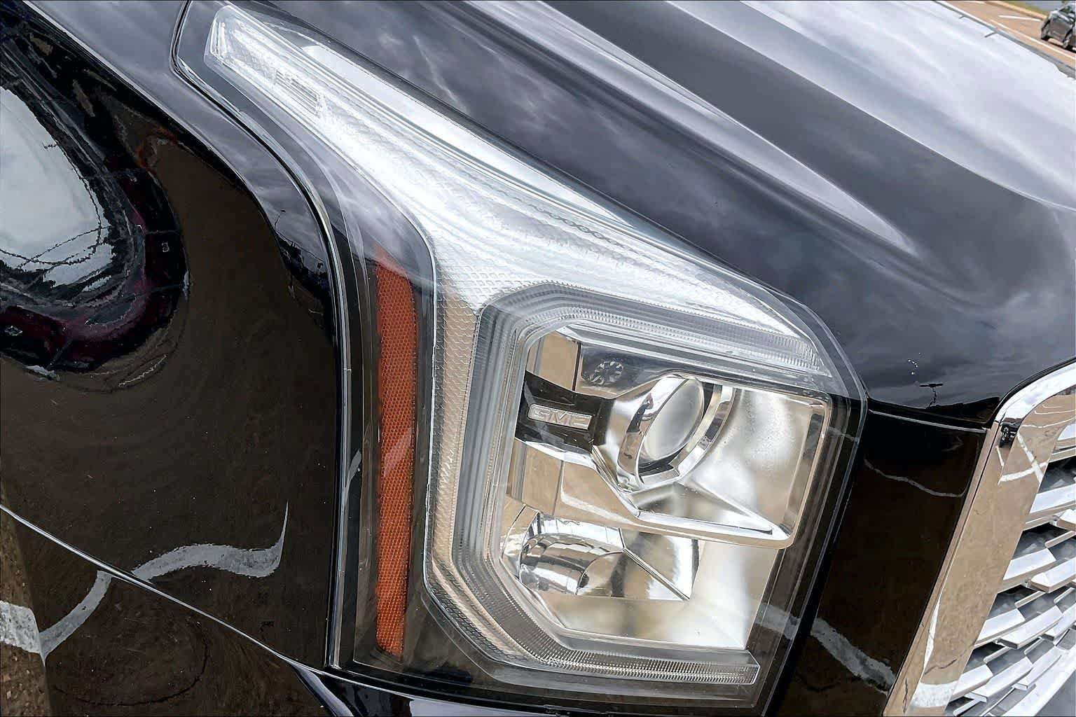 Used 2020 GMC Yukon Denali w/ Denali Premium Package RWD image 31