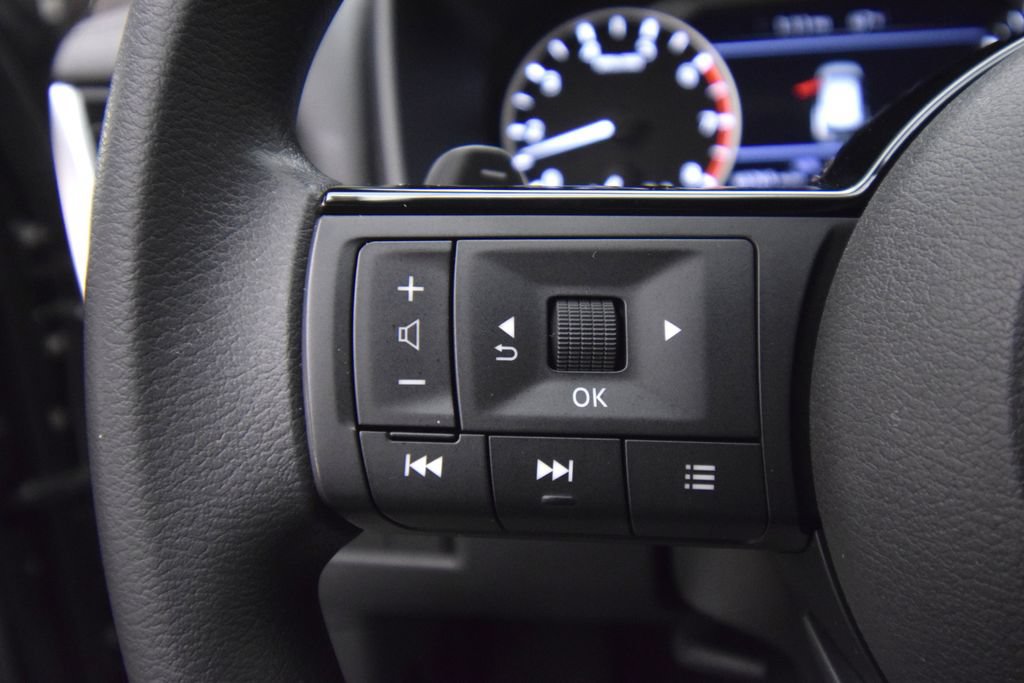 Used 2022 Nissan Rogue SV AWD/4WD image 35