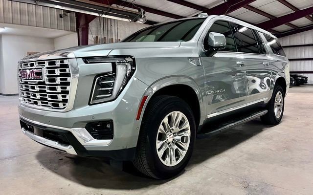 Used 2025 GMC Yukon XL Denali image 8