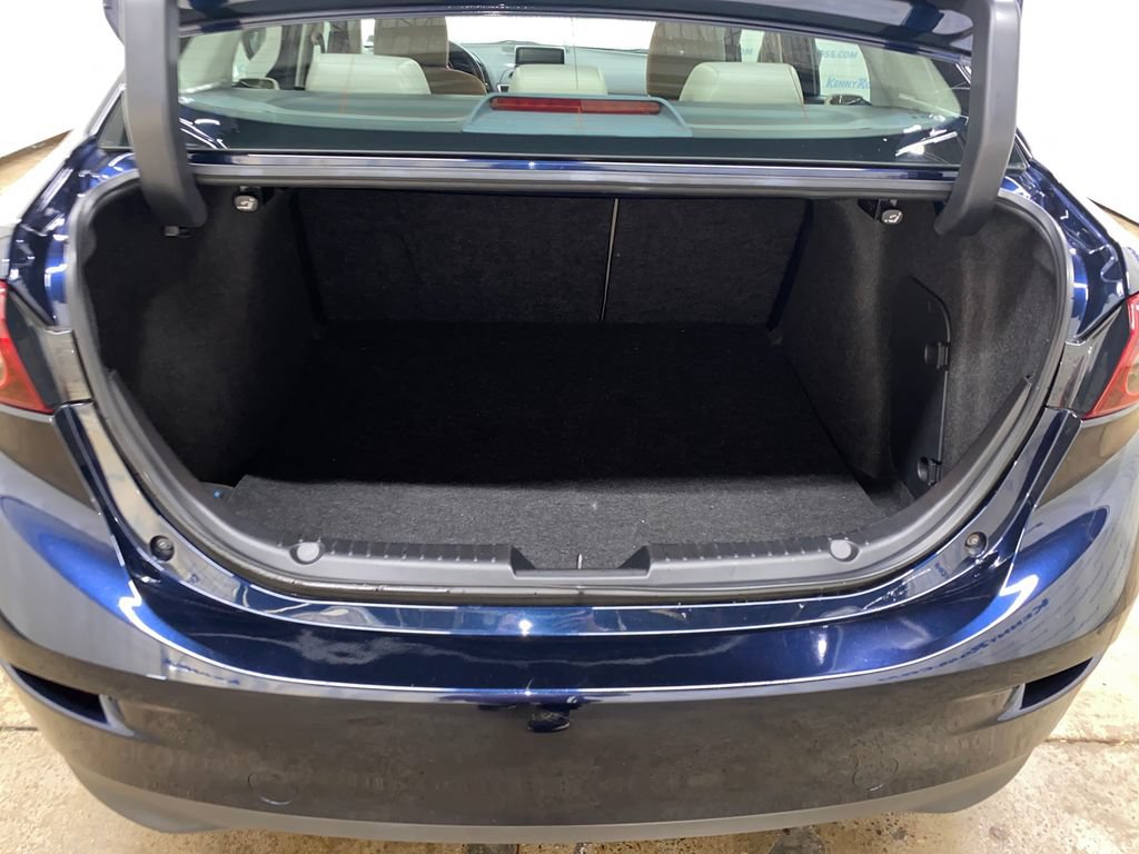 Used 2016 MAZDA MAZDA3 i Sport w/ Preferred Equipment Package FWD image 14