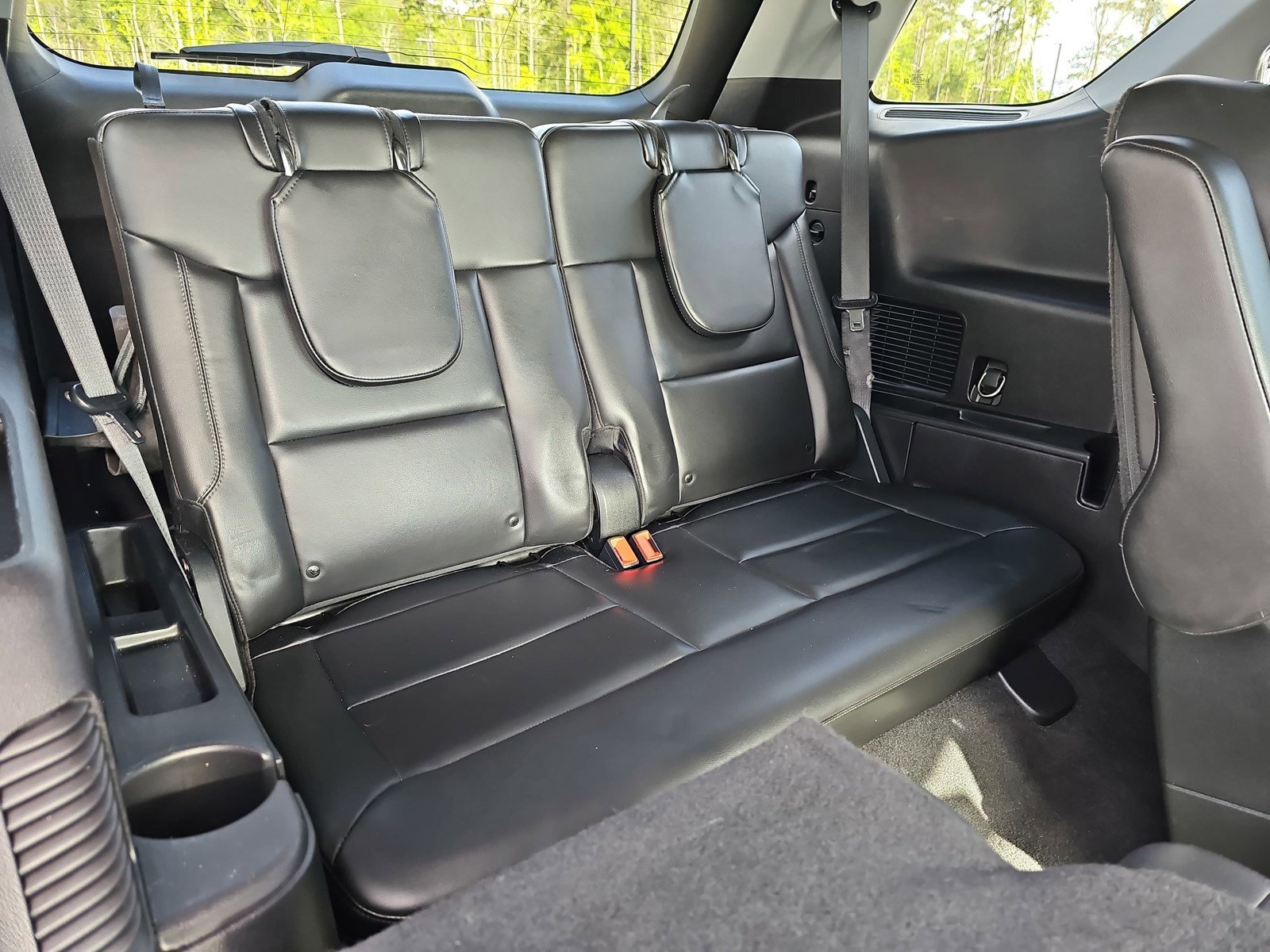 Used 2021 Ford Explorer XLT w/ Equipment Group 202A AWD/4WD image 12