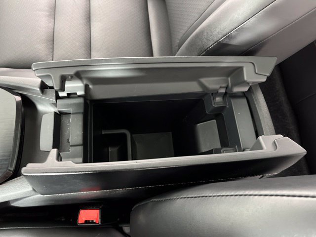 Used 2025 Nissan Rogue SV w/ SV Premium Package FWD image 30