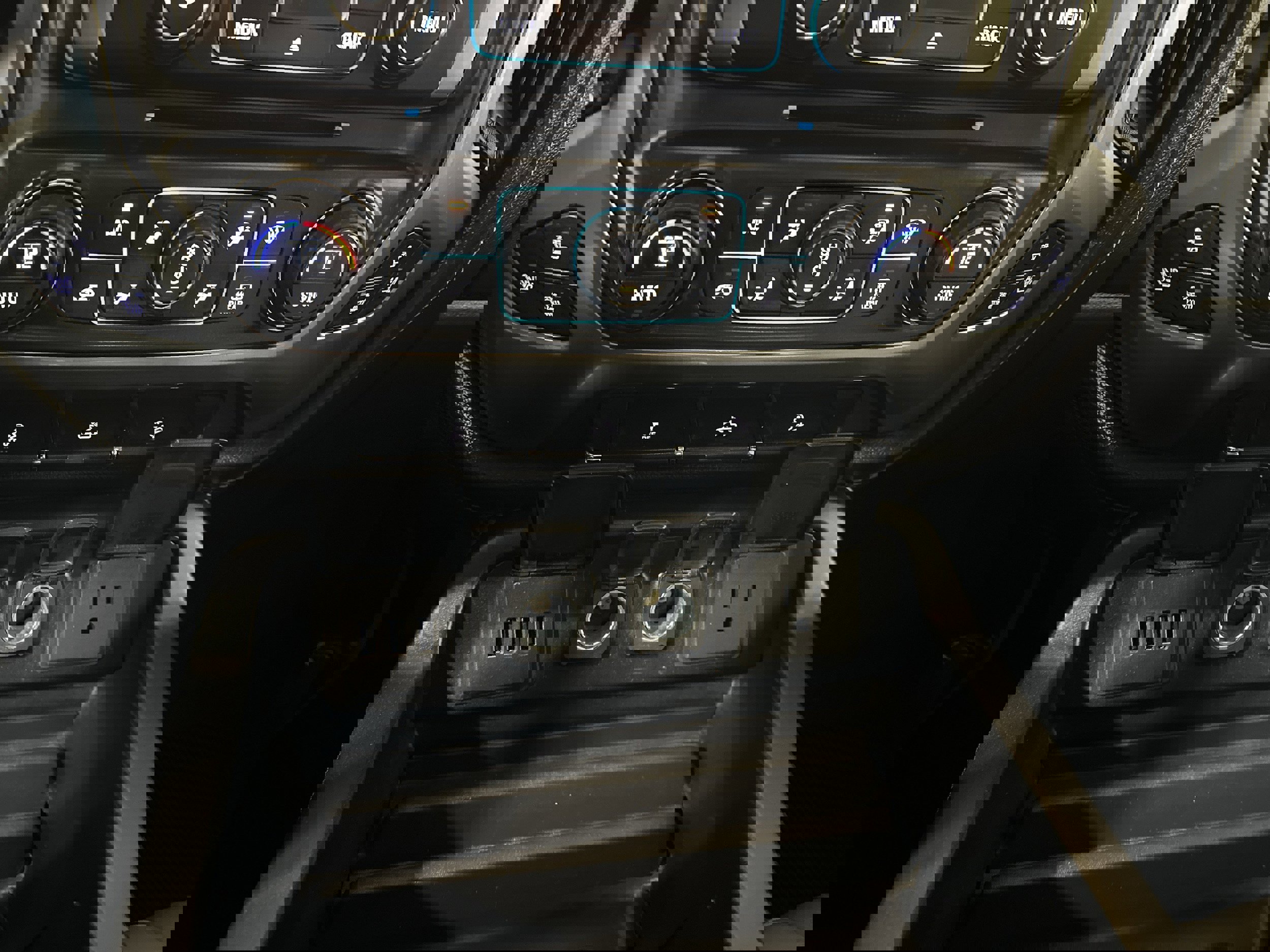 Used 2014 Chevrolet Silverado 1500 LTZ Z71 image 16