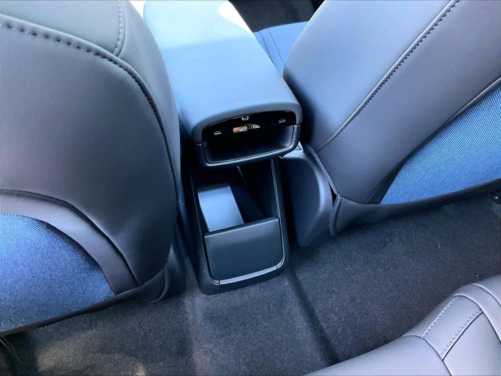 New 2026 Volvo EX30 Plus w/ Climate Package image 16