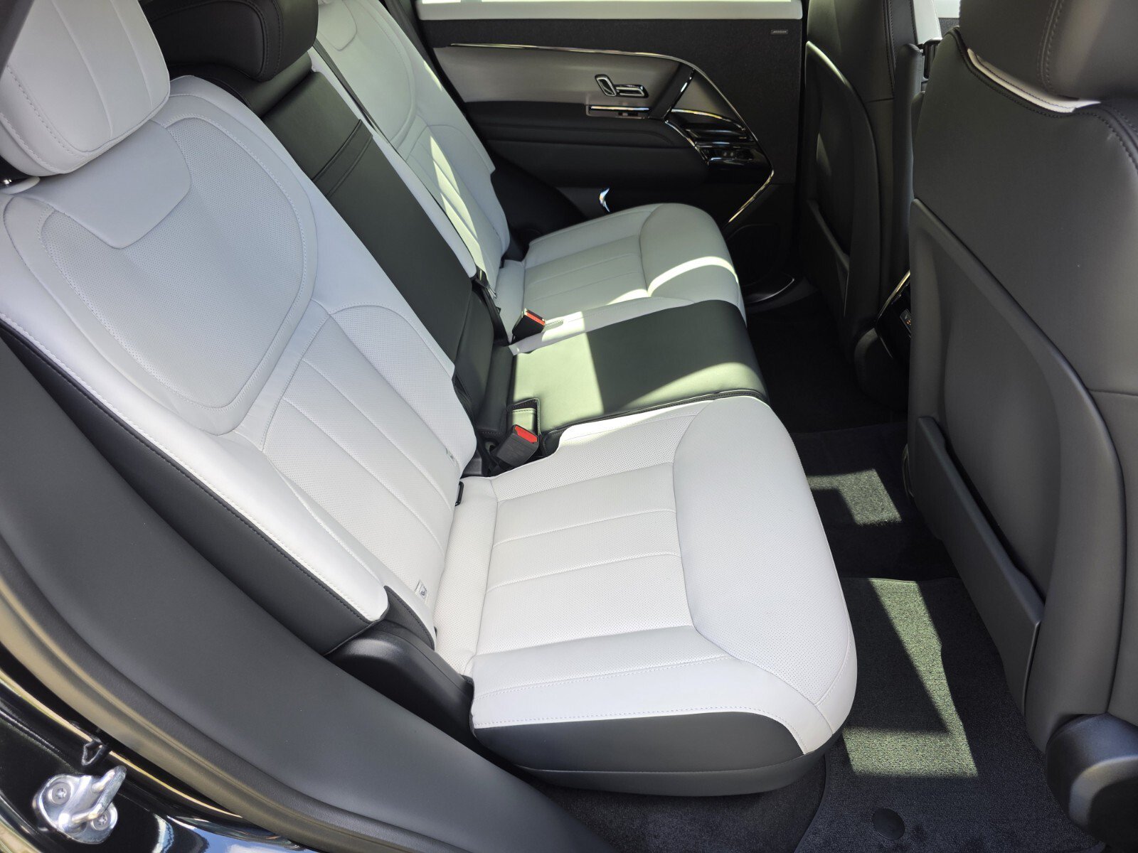 New 2026 Land Rover Range Rover Sport Dynamic SE AWD/4WD image 5