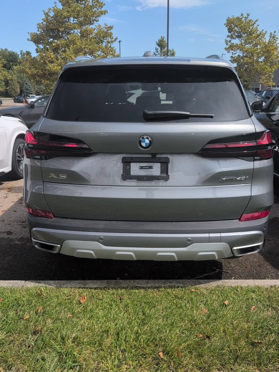 Used 2026 BMW X5 xDrive40i w/ Climate Comfort Package AWD/4WD image 3