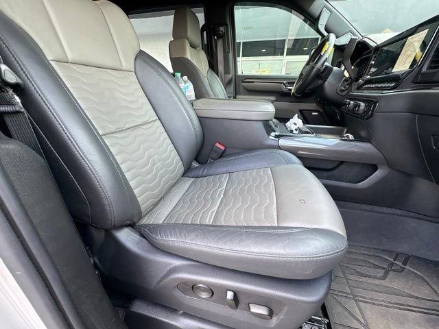 Used 2026 Chevrolet Silverado 2500 ZR2 w/ LPO, Dark Essentials Package AWD/4WD image 5