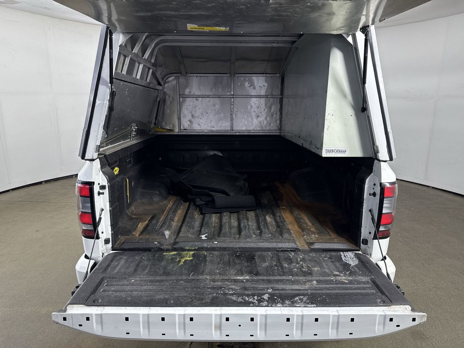 Certified 2022 Nissan Frontier PRO-4X w/ Technology Package AWD/4WD image 35