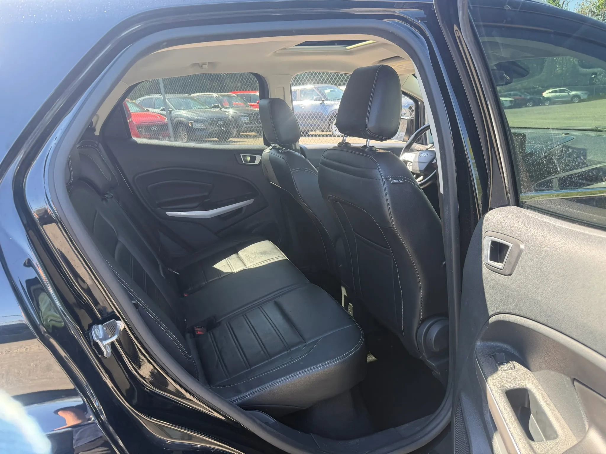 Used 2020 Ford EcoSport Titanium FWD image 28