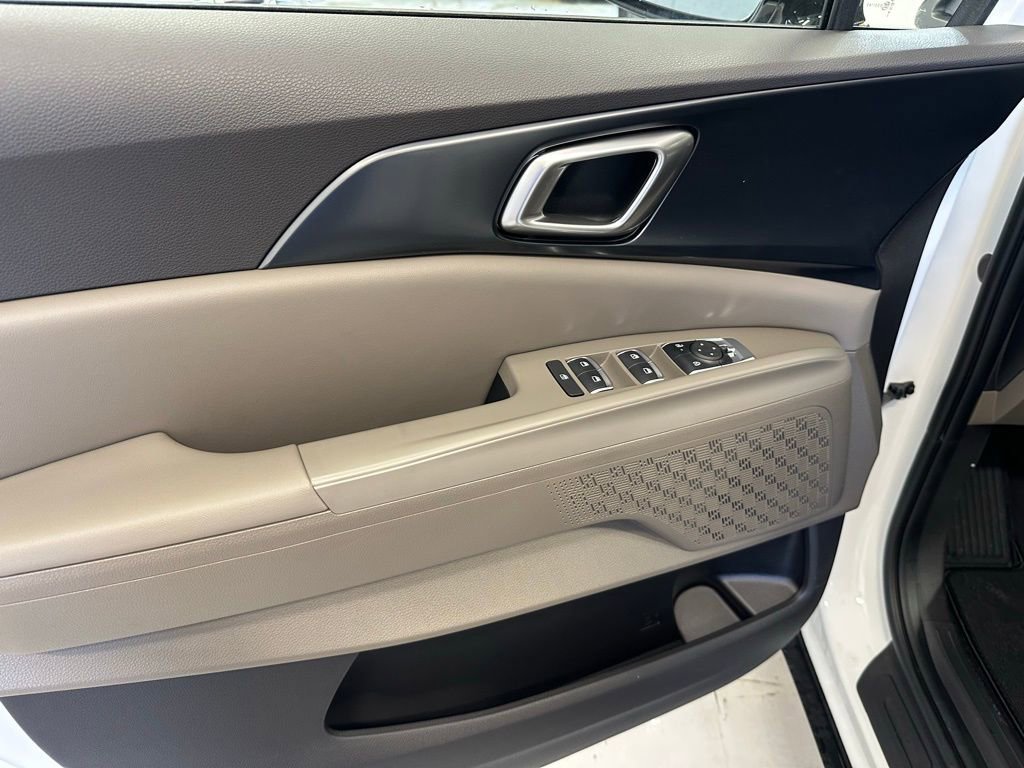 New 2026 Kia Carnival LXS image 11