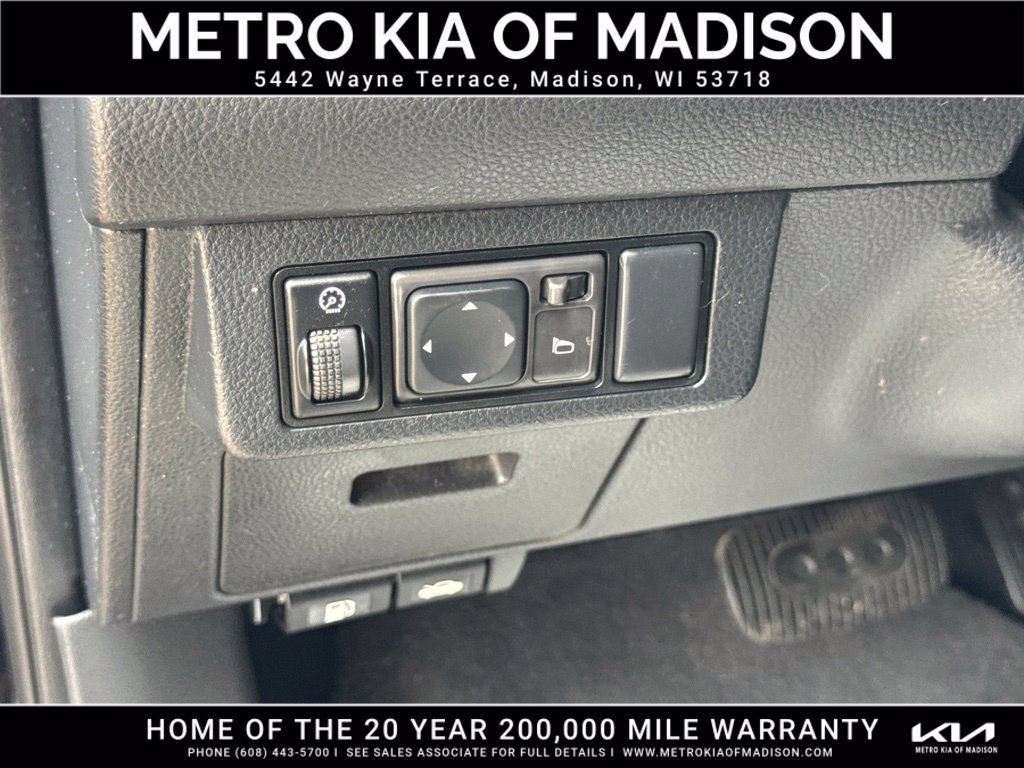 Used 2011 Nissan Versa 1.8 S w/ Plus Pkg FWD image 15