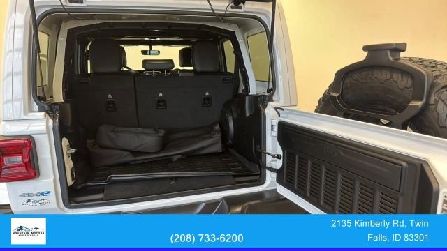 Used 2022 Jeep Wrangler Unlimited Sahara w/ Cold Weather Group AWD/4WD image 30