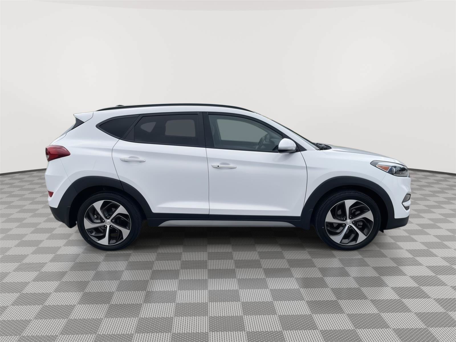 Used 2018 Hyundai Tucson Value FWD image 14